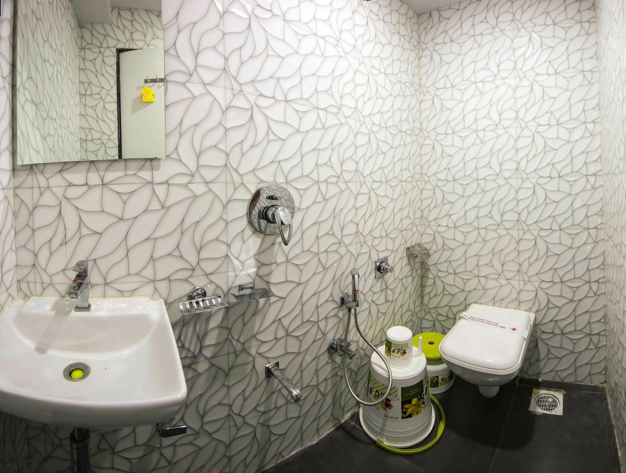 Hotel Pearl Наві-Мумбаї Екстер'єр фото